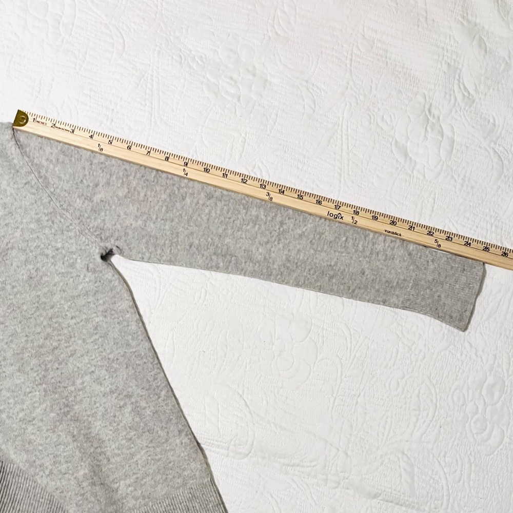Equipment Femme Cecile 100% Cashmere V Neck Sweater Gray XS Quiet Luxury - Picture 12 of 14